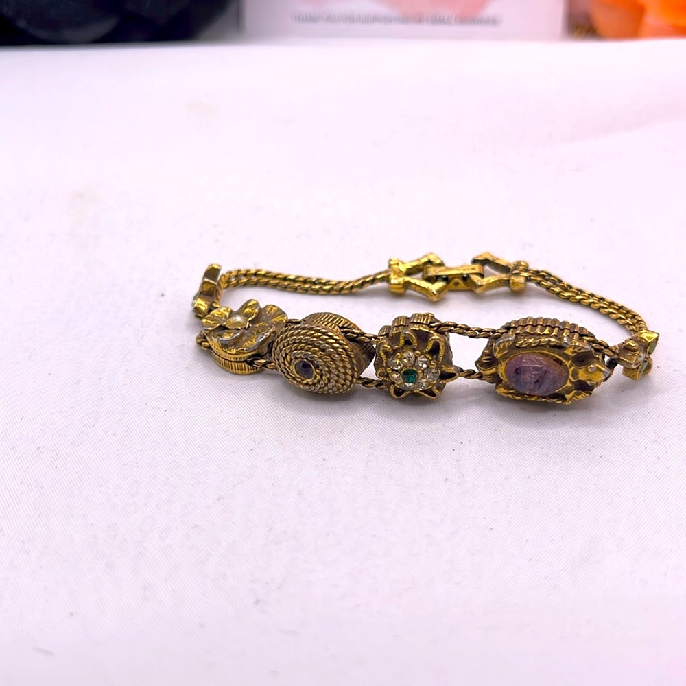 2.20.24_7 😮 Wow Vintage Goldette Charm Bracelet